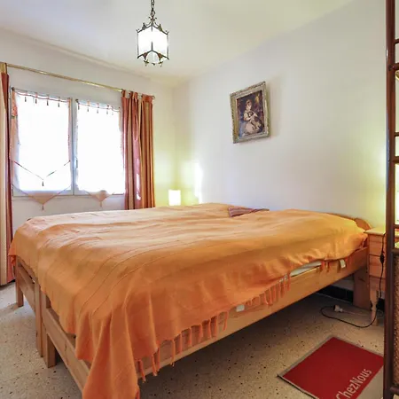 In Roquebrune-sur-argens With Kitchen Saint-Peire-sur-Mer