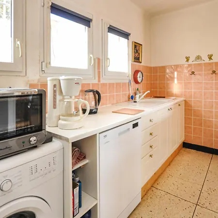 In Roquebrune-sur-argens With Kitchen