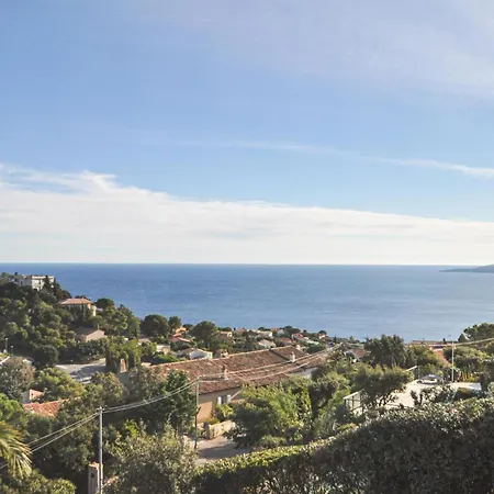 In Roquebrune-sur-argens With Kitchen