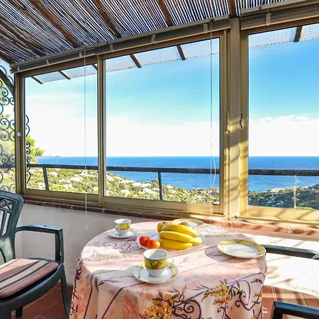 In Roquebrune-sur-argens With Kitchen