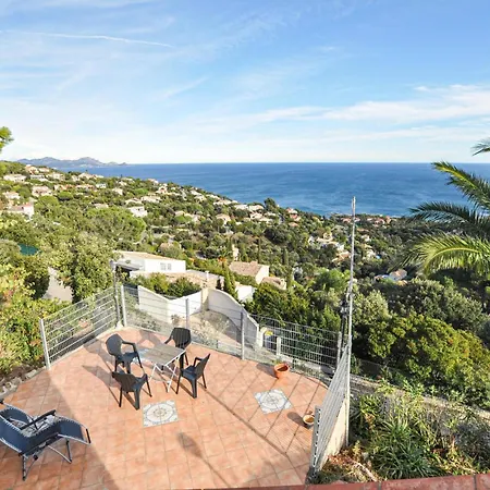 In Roquebrune-sur-argens With Kitchen